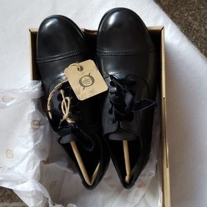NWT Born Netties Leather Oxfords